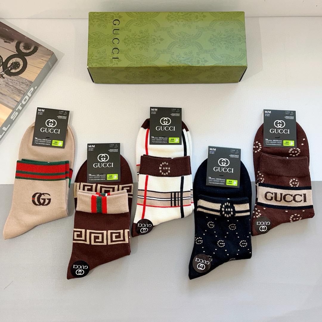 配包装（一盒5双）
 Gucci 古奇 新款中筒男款袜子，纯棉面料，潮人必备 ，Gucci 爆款，经典双