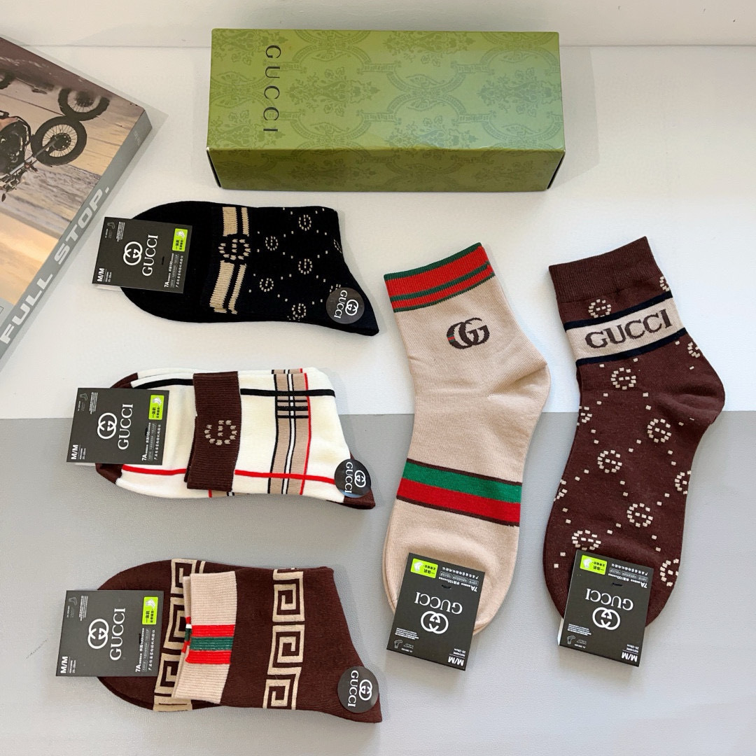 配包装（一盒5双）
 Gucci 古奇 新款中筒男款袜子，纯棉面料，潮人必备 ，Gucci 爆款，经典双