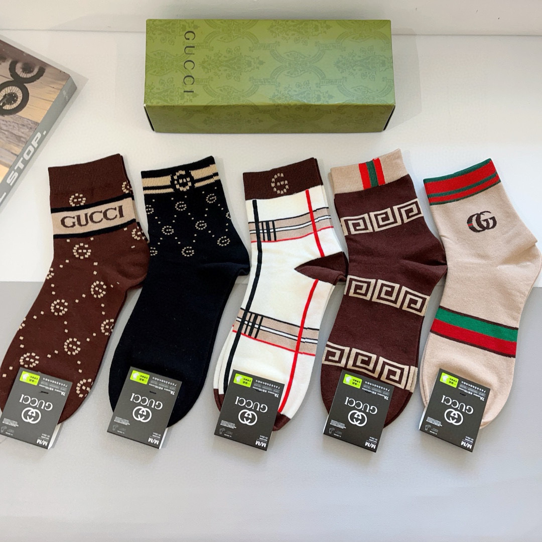 配包装（一盒5双）
 Gucci 古奇 新款中筒男款袜子，纯棉面料，潮人必备 ，Gucci 爆款，经典双