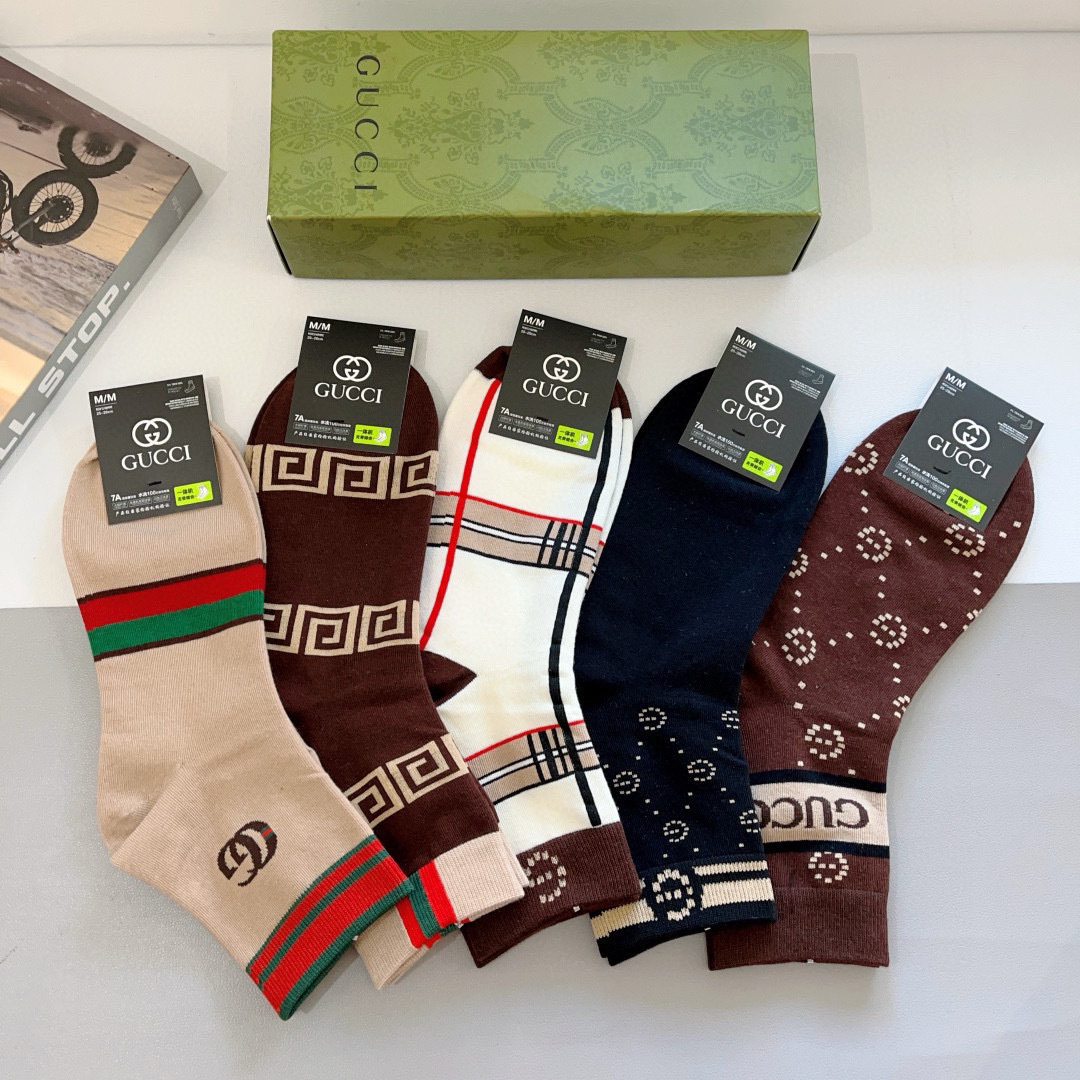 配包装（一盒5双）
 Gucci 古奇 新款中筒男款袜子，纯棉面料，潮人必备 ，Gucci 爆款，经典双