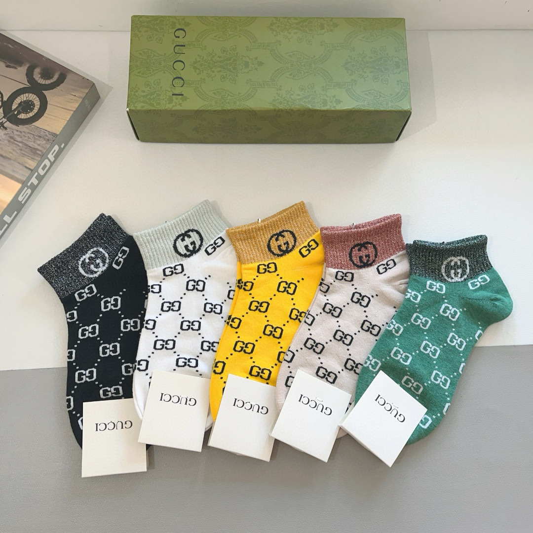 配包装（一盒5双）
 Gucci 古奇 新款中筒袜子，纯棉面料，潮人必备 ，爆款经典双G，个性时尚百搭款