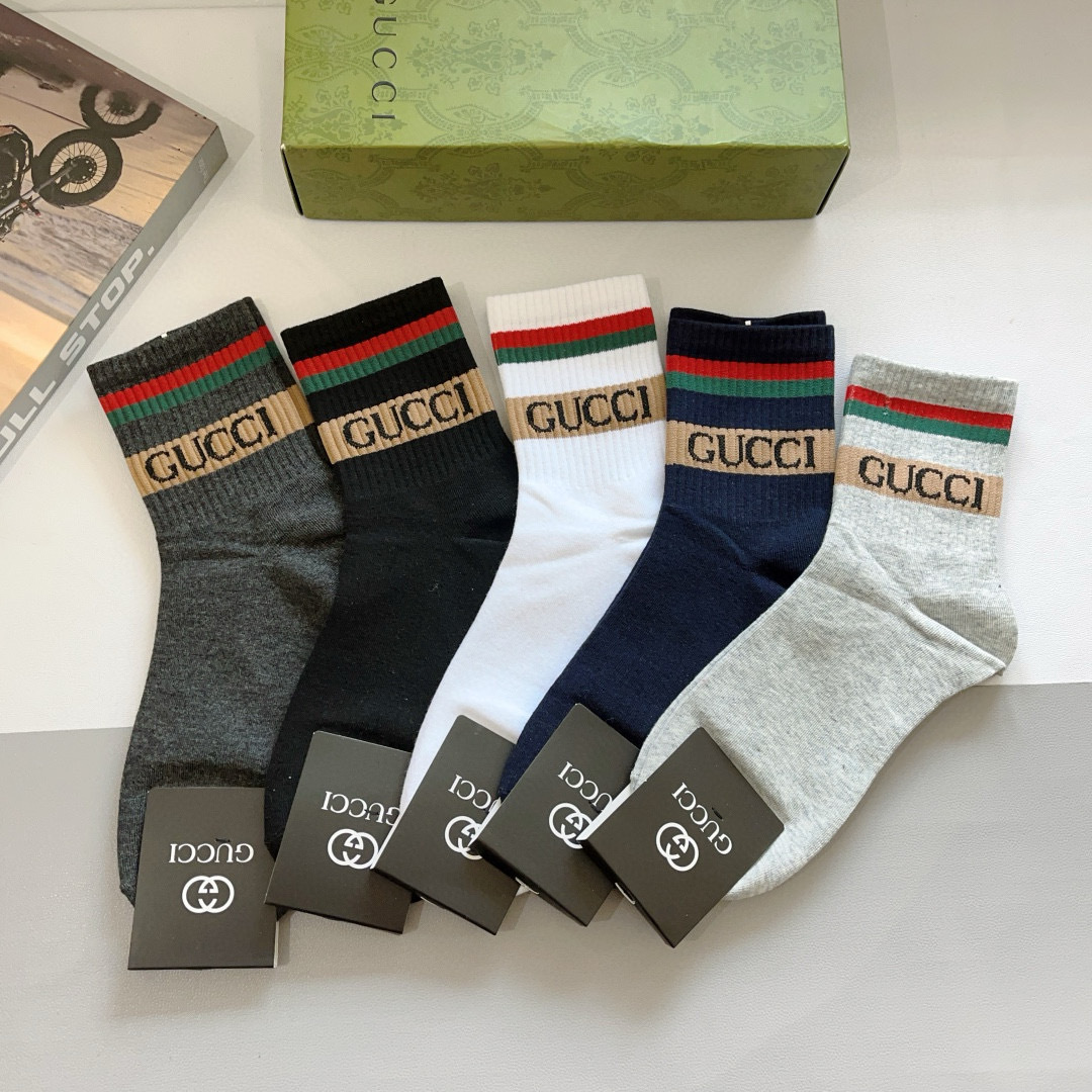 配包装（一盒5双）
GUCCI 古奇 新款中筒男士袜子！纯棉面料，火爆logo图案，专柜同步中长筒袜子，