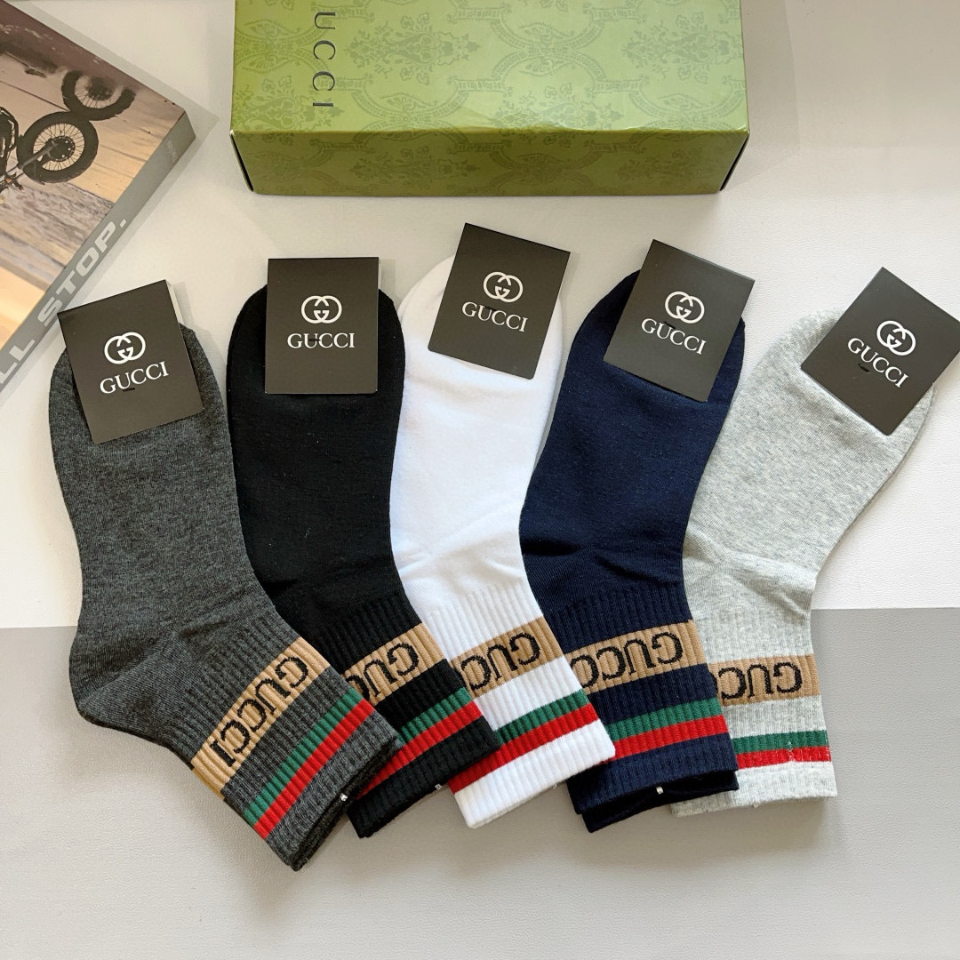 配包装（一盒5双）
GUCCI 古奇 新款中筒男士袜子！纯棉面料，火爆logo图案，专柜同步中长筒袜子，