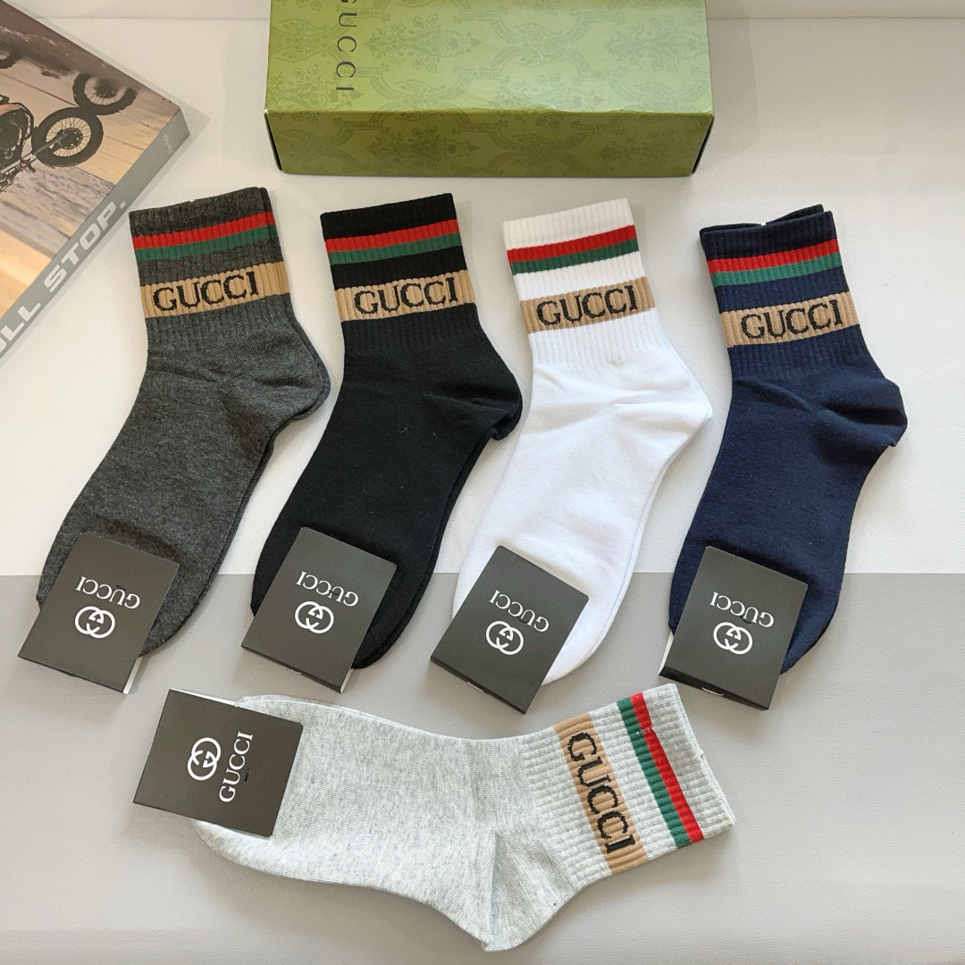 配包装（一盒5双）
GUCCI 古奇 新款中筒男士袜子！纯棉面料，火爆logo图案，专柜同步中长筒袜子，