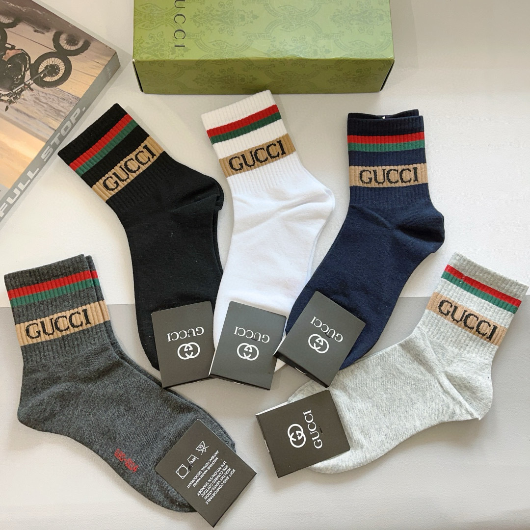 配包装（一盒5双）
GUCCI 古奇 新款中筒男士袜子！纯棉面料，火爆logo图案，专柜同步中长筒袜子，