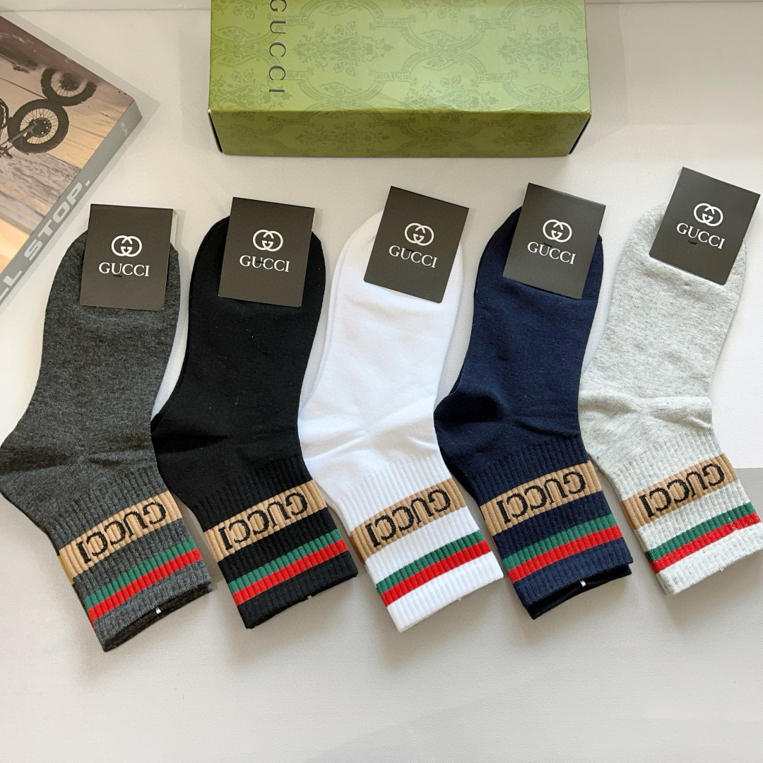 配包装（一盒5双）
GUCCI 古奇 新款中筒男士袜子！纯棉面料，火爆logo图案，专柜同步中长筒袜子，