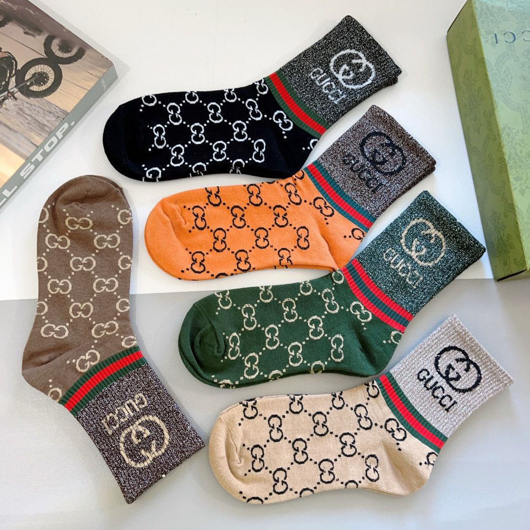 配包装（一盒5双）
 Gucci 古奇 新款长筒袜子，纯棉面料，潮人必备 ，Gucci 爆款，经典金丝双
