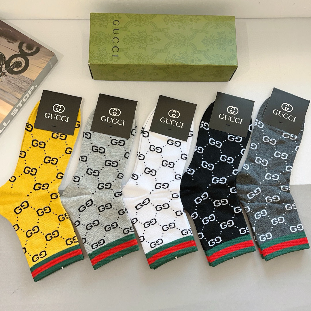 配包装（一盒5双）
 Gucci 古奇 新款中筒男款袜子，纯棉面料，潮人必备 ，Gucci 爆款，经典双