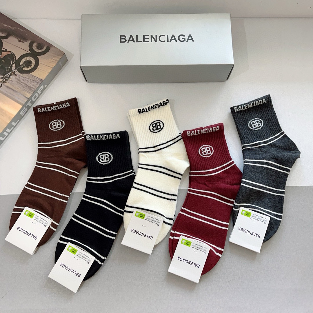 配包装【一盒5双】
BALENCIAGA 巴黎世家 新款中筒袜子🔥潮人必不可少的时尚专柜代购袜子 ，超级