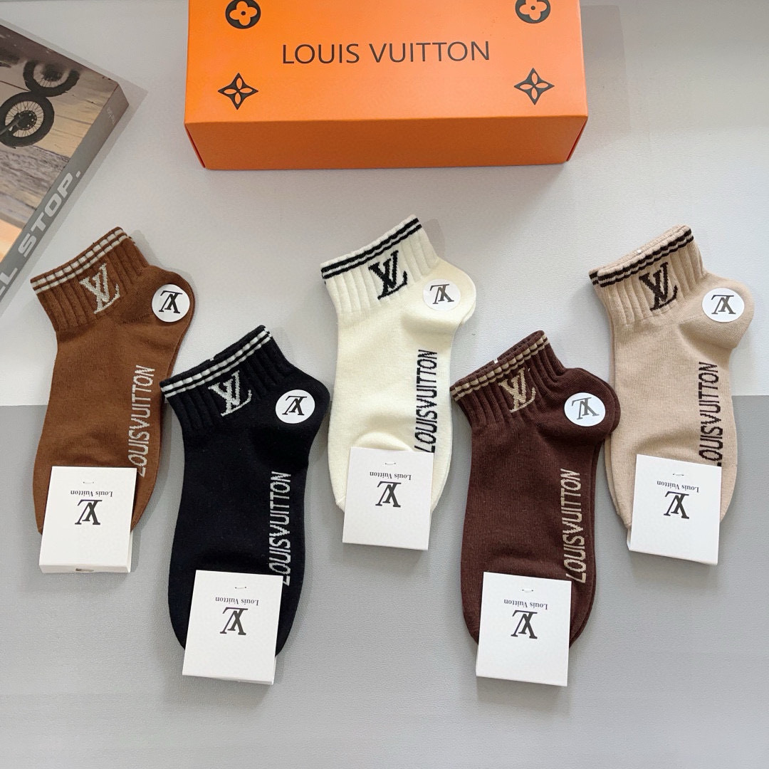 配包装（一盒5双） 🌟 LV 路易威登 超火爆小单品，纯棉面料，潮人必备 爆款，经典字母logo中筒袜，