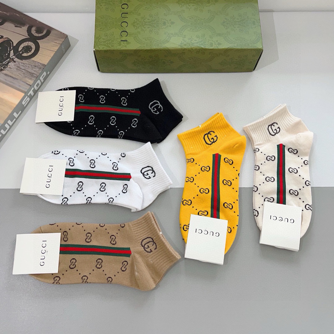 配包装（一盒5双）
 Gucci 古奇 ins超火爆短款袜，纯棉面料，潮人必备 ，Gucci 爆款，经典