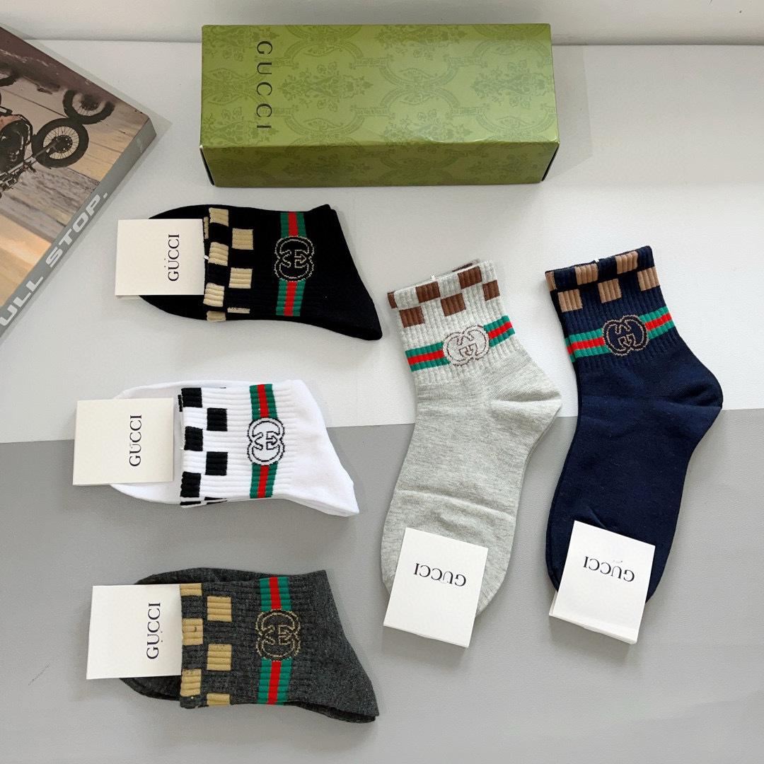 配包装（一盒5双）
GUCCI 古奇 新款中筒男士袜子！纯棉面料，火爆logo图案，专柜同步中长筒袜子，