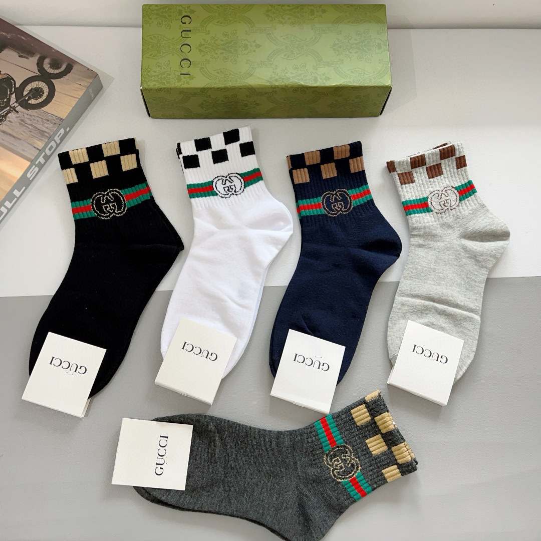 配包装（一盒5双）
GUCCI 古奇 新款中筒男士袜子！纯棉面料，火爆logo图案，专柜同步中长筒袜子，