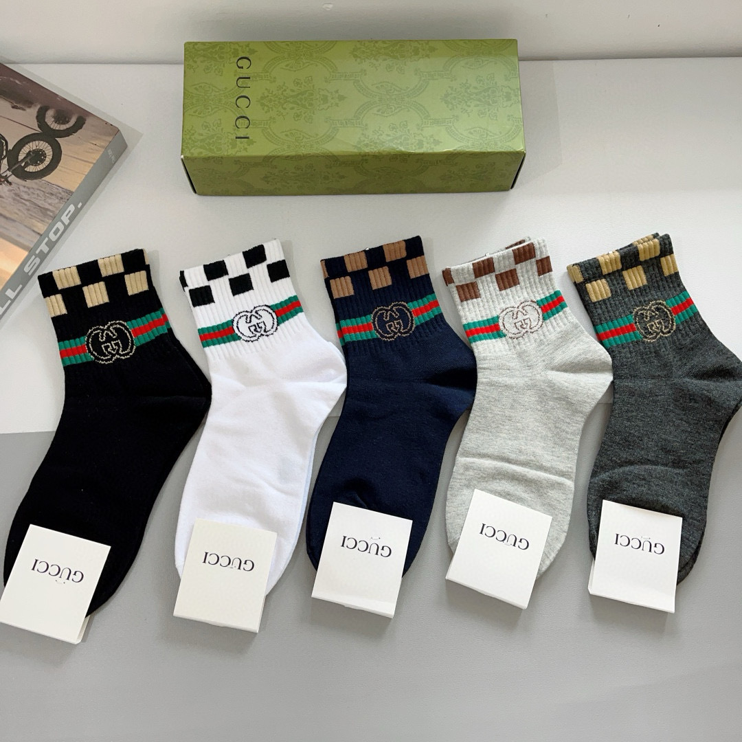 配包装（一盒5双）
GUCCI 古奇 新款中筒男士袜子！纯棉面料，火爆logo图案，专柜同步中长筒袜子，