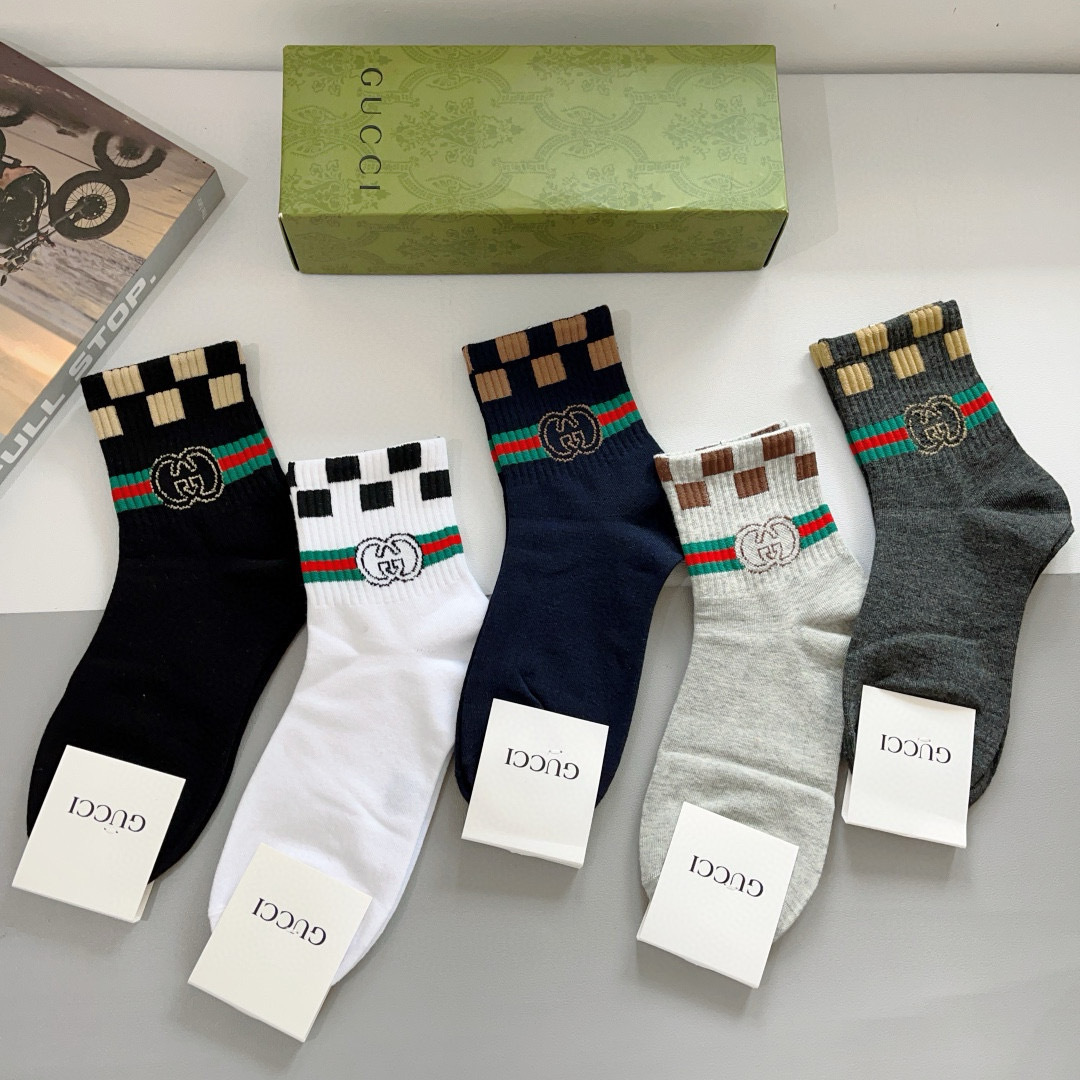 配包装（一盒5双）
GUCCI 古奇 新款中筒男士袜子！纯棉面料，火爆logo图案，专柜同步中长筒袜子，
