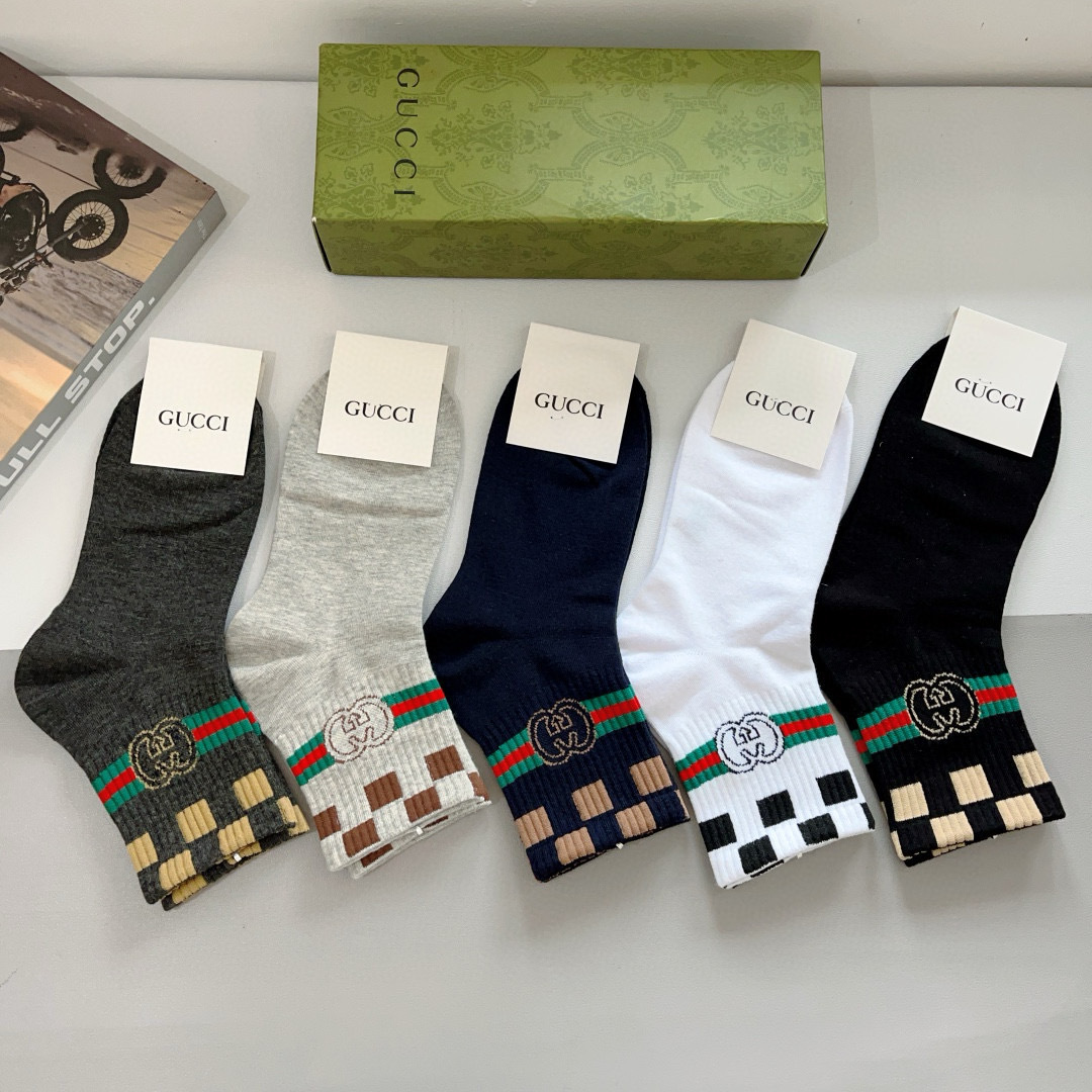配包装（一盒5双）
GUCCI 古奇 新款中筒男士袜子！纯棉面料，火爆logo图案，专柜同步中长筒袜子，
