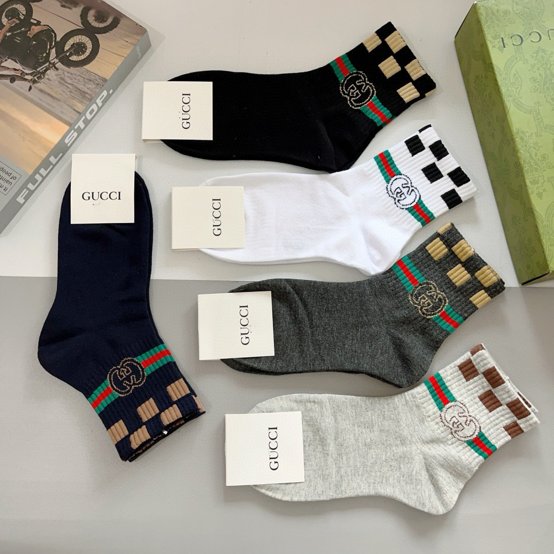 配包装（一盒5双）
GUCCI 古奇 新款中筒男士袜子！纯棉面料，火爆logo图案，专柜同步中长筒袜子，