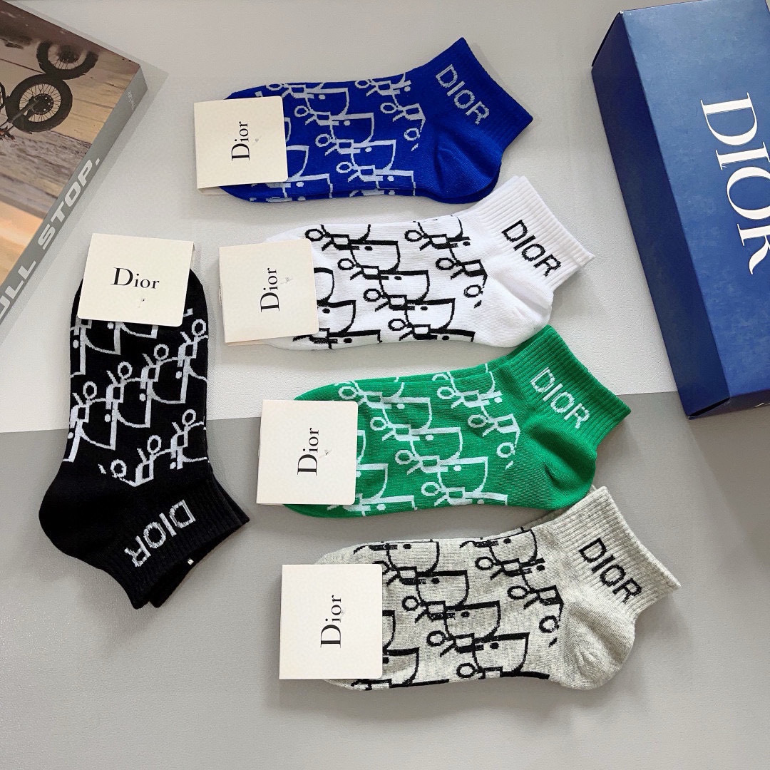 配包装（一盒5双） Dior 迪奥2023新款小腿袜子！纯棉面料，火爆Ｄ图案，专柜同步中短筒袜子，💛大牌