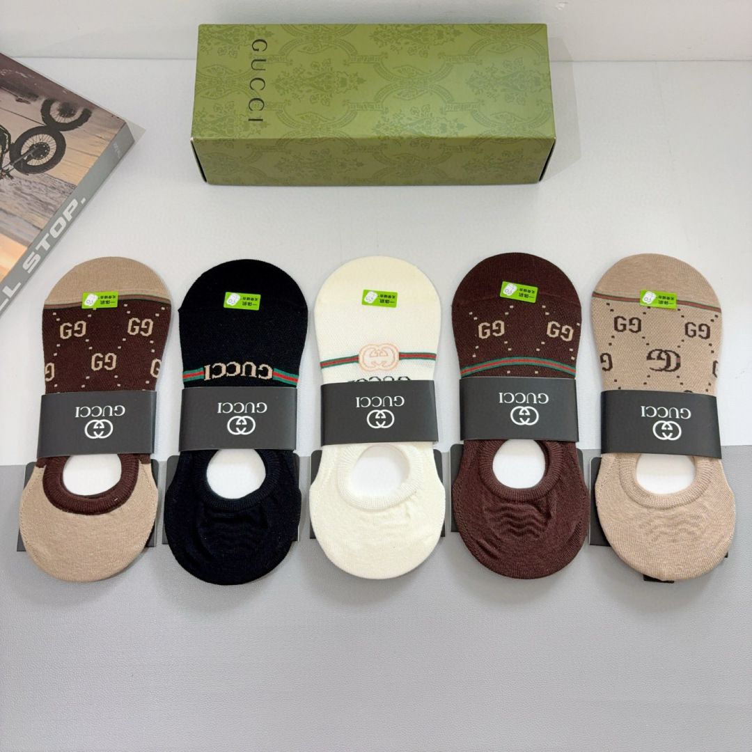 配包装（一盒5双）
 Gucci 古奇 ins超火爆男士短款船袜，纯棉面料，潮人必备 ，经典G家袜子 个