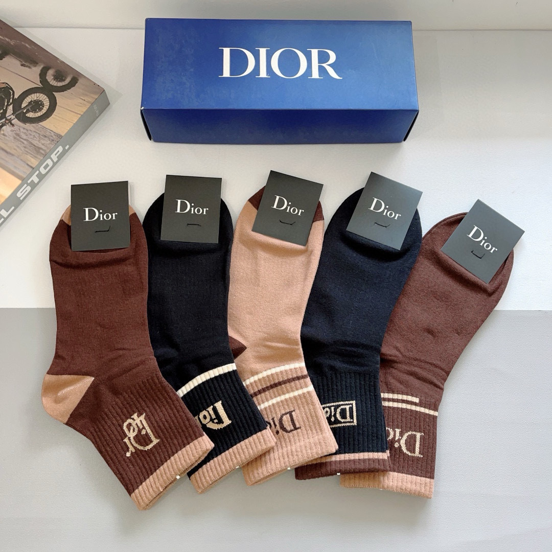 配包装（一盒5双） 🌟 Dior （迪奥）超火爆小单品，纯棉面料，潮人必备 爆款，个性时尚百搭款，！你值