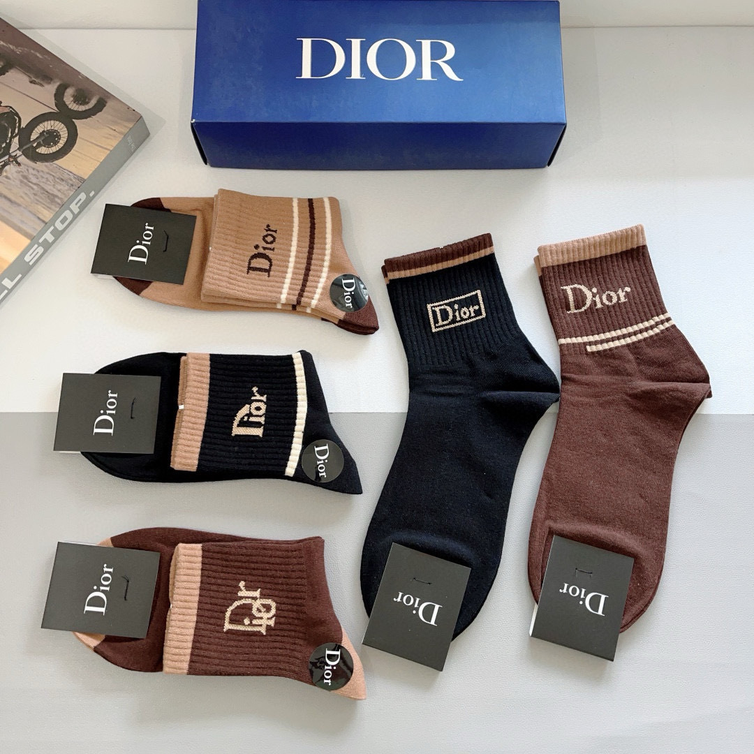 配包装（一盒5双） 🌟 Dior （迪奥）超火爆小单品，纯棉面料，潮人必备 爆款，个性时尚百搭款，！你值
