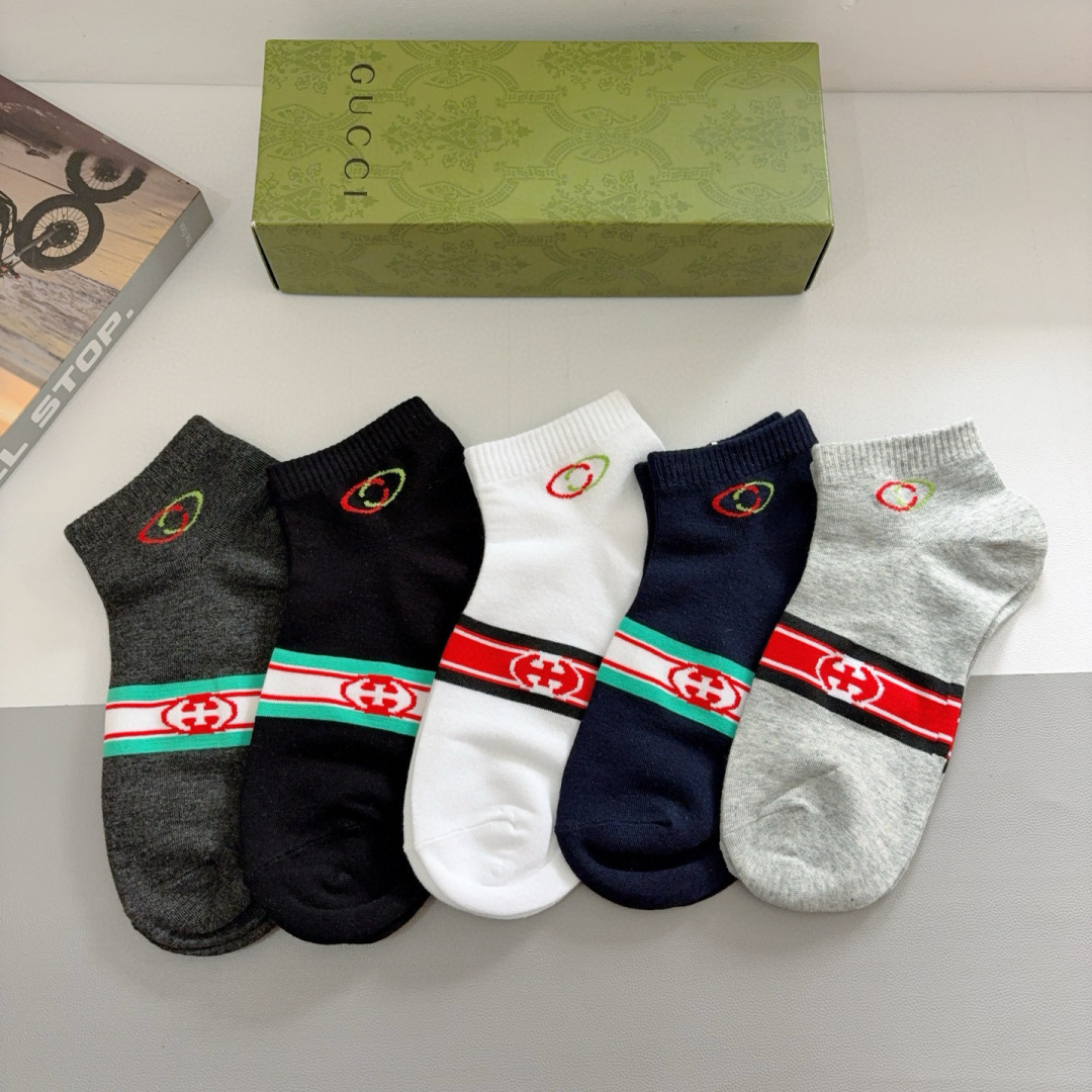配包装（一盒5双）
 Gucci 古奇 ins超火爆男士短款袜，纯棉面料，潮人必备 ，Gucci 爆款，