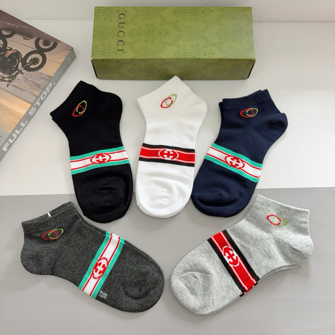 配包装（一盒5双）
 Gucci 古奇 ins超火爆男士短款袜，纯棉面料，潮人必备 ，Gucci 爆款，