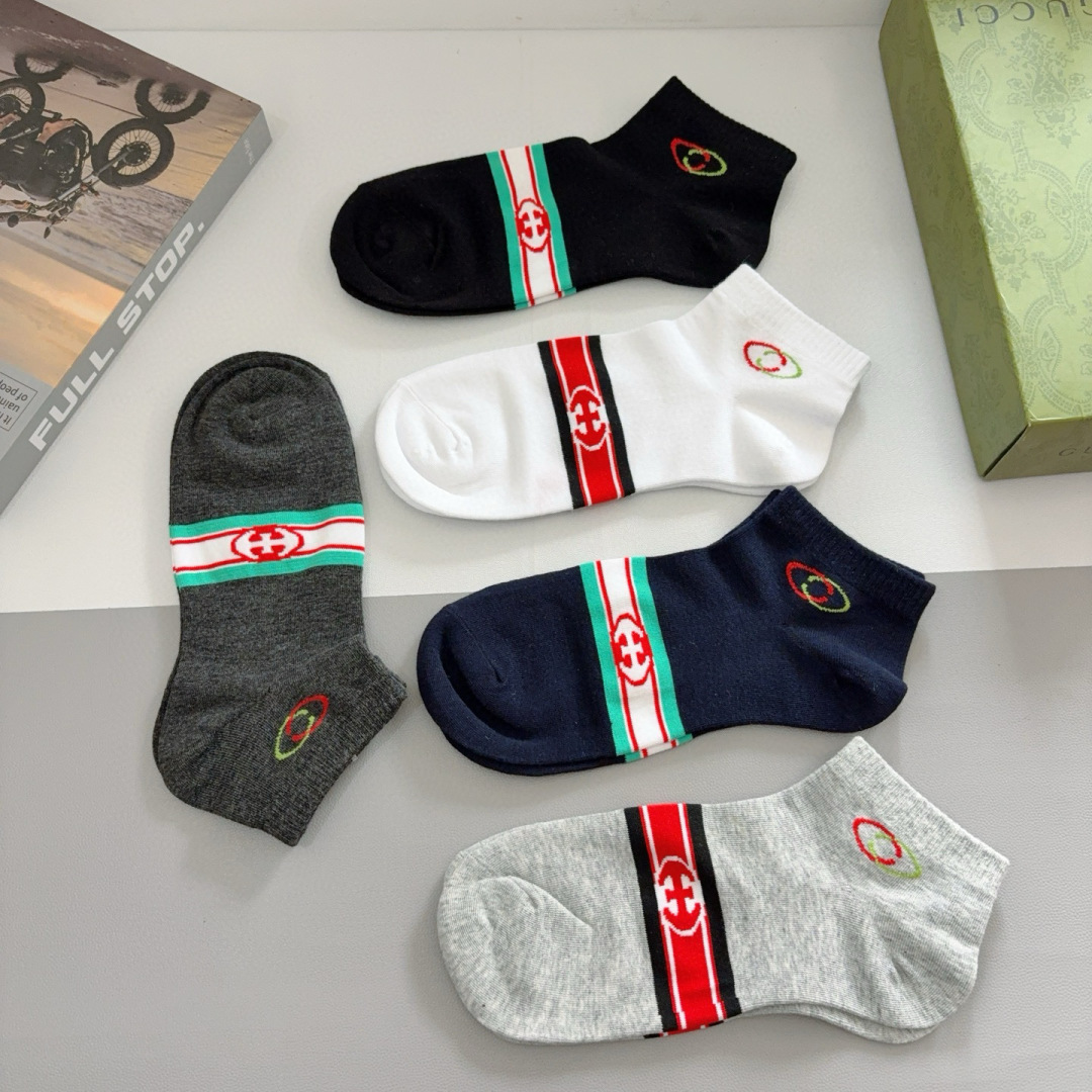 配包装（一盒5双）
 Gucci 古奇 ins超火爆男士短款袜，纯棉面料，潮人必备 ，Gucci 爆款，