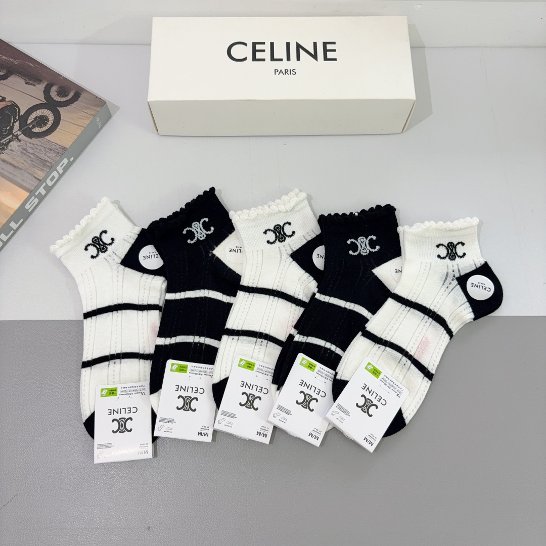 配包装（一盒5双）
CELINE  赛琳 新款船袜！竹棉面料，专柜同步短筒袜子，💛大牌出街，潮人必备🔥超