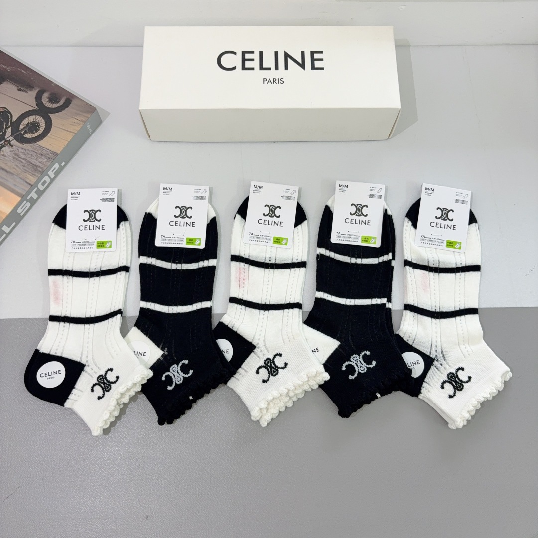 配包装（一盒5双）
CELINE  赛琳 新款船袜！竹棉面料，专柜同步短筒袜子，💛大牌出街，潮人必备🔥超