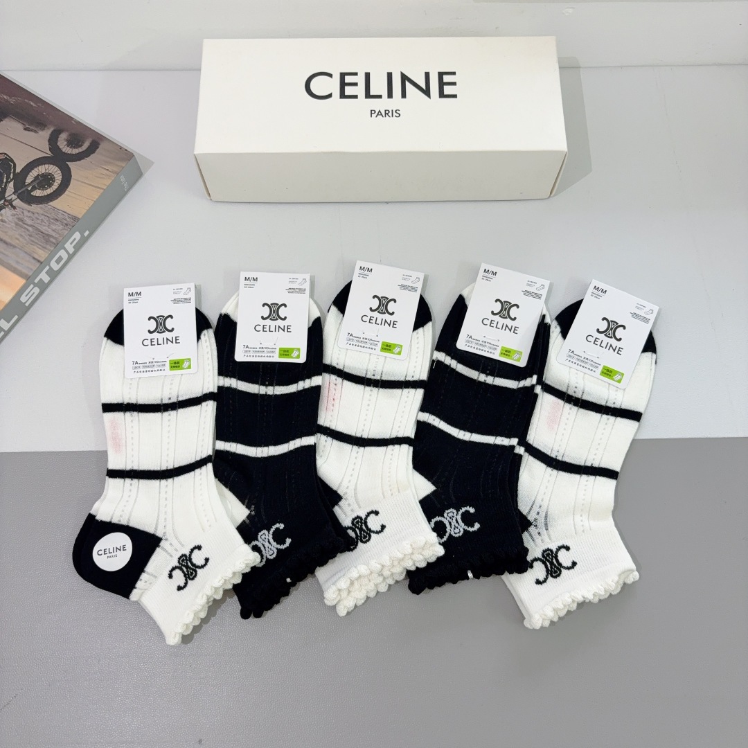 配包装（一盒5双）
CELINE  赛琳 新款船袜！竹棉面料，专柜同步短筒袜子，💛大牌出街，潮人必备🔥超