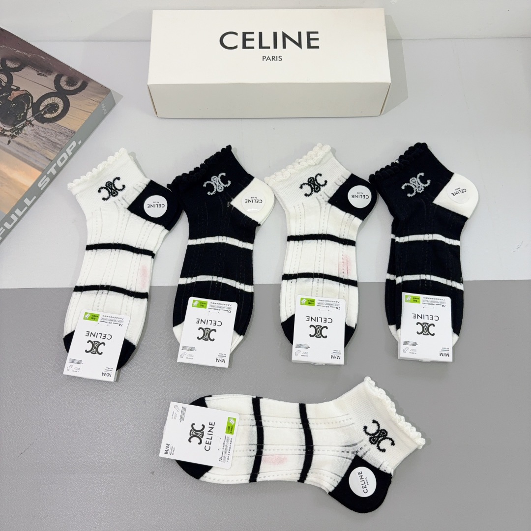 配包装（一盒5双）
CELINE  赛琳 新款船袜！竹棉面料，专柜同步短筒袜子，💛大牌出街，潮人必备🔥超