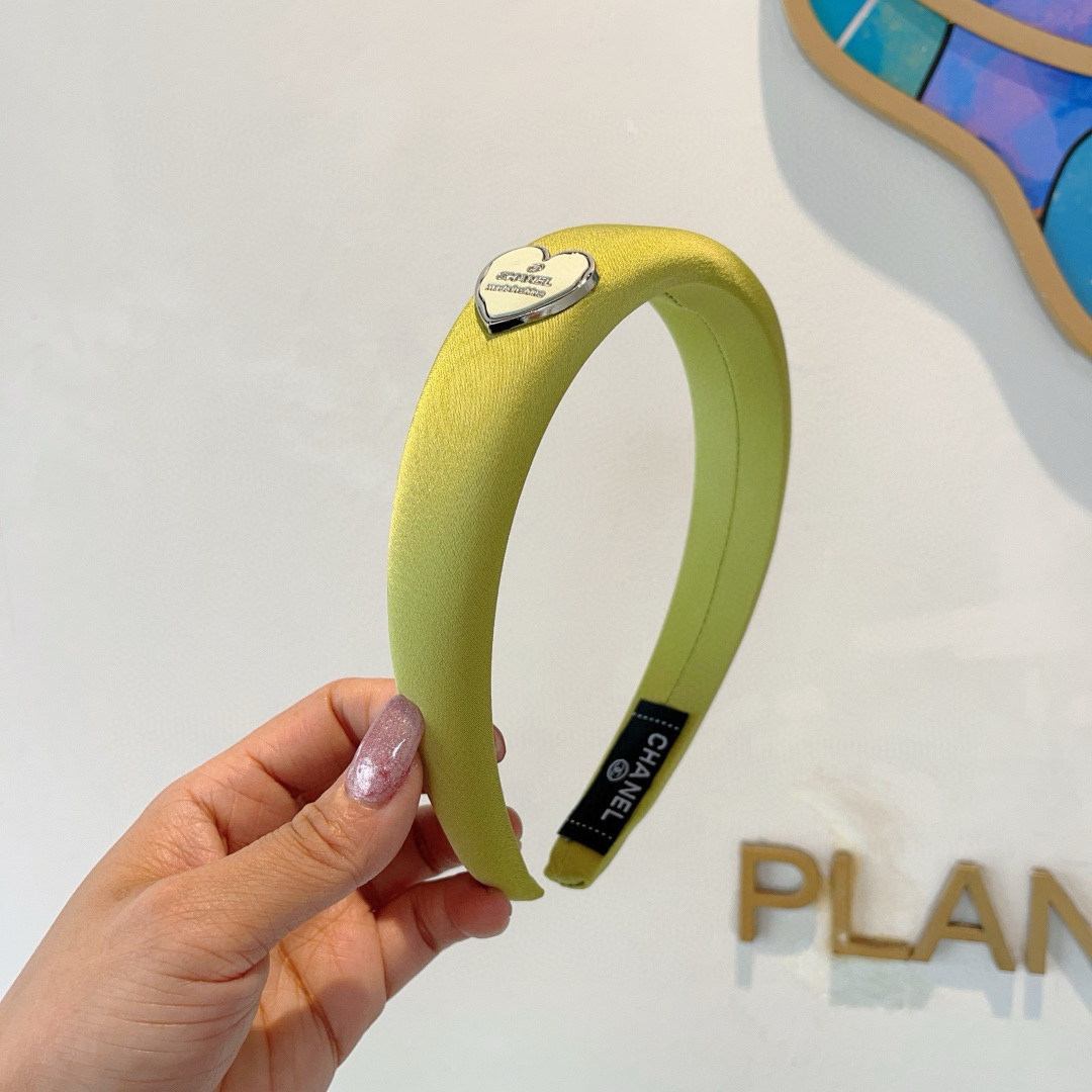 NO:301248,Packaging CHANEL (Chanel) new exquisite letter headband, retro internet celebrity headband, paired with high-end materials, super exquisite, fashionable and high-end versatile style. Multi-color optional hairpins, hairpins, chanel, chanel, hairpins19860909配包装 CHANEL（香奈儿）新款精美字母发箍,复古网红爆款头箍 搭配高端材质,超精致,时尚高级百搭款.多色可选发夹,发夹,chanel,chanel,hairpins,accessory