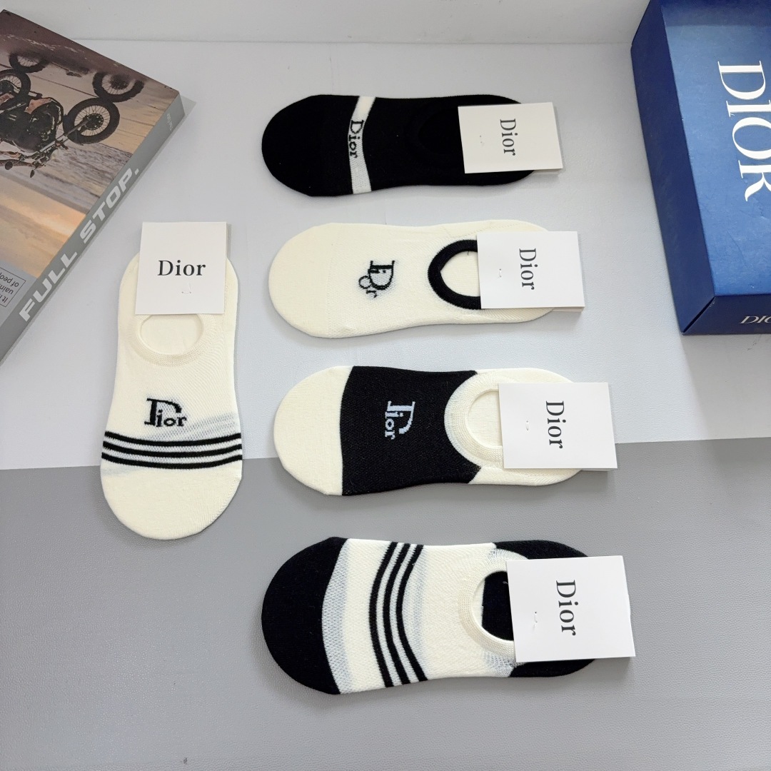 配包装（一盒5双） 
Dior 迪奥2025新款船袜 竹棉面料，经典logo搭配💛大牌出街，潮人必备
