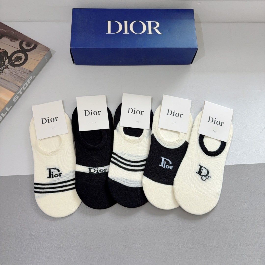 配包装（一盒5双） 
Dior 迪奥2025新款船袜 竹棉面料，经典logo搭配💛大牌出街，潮人必备