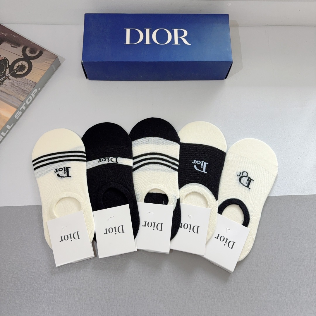 配包装（一盒5双） 
Dior 迪奥2025新款船袜 竹棉面料，经典logo搭配💛大牌出街，潮人必备