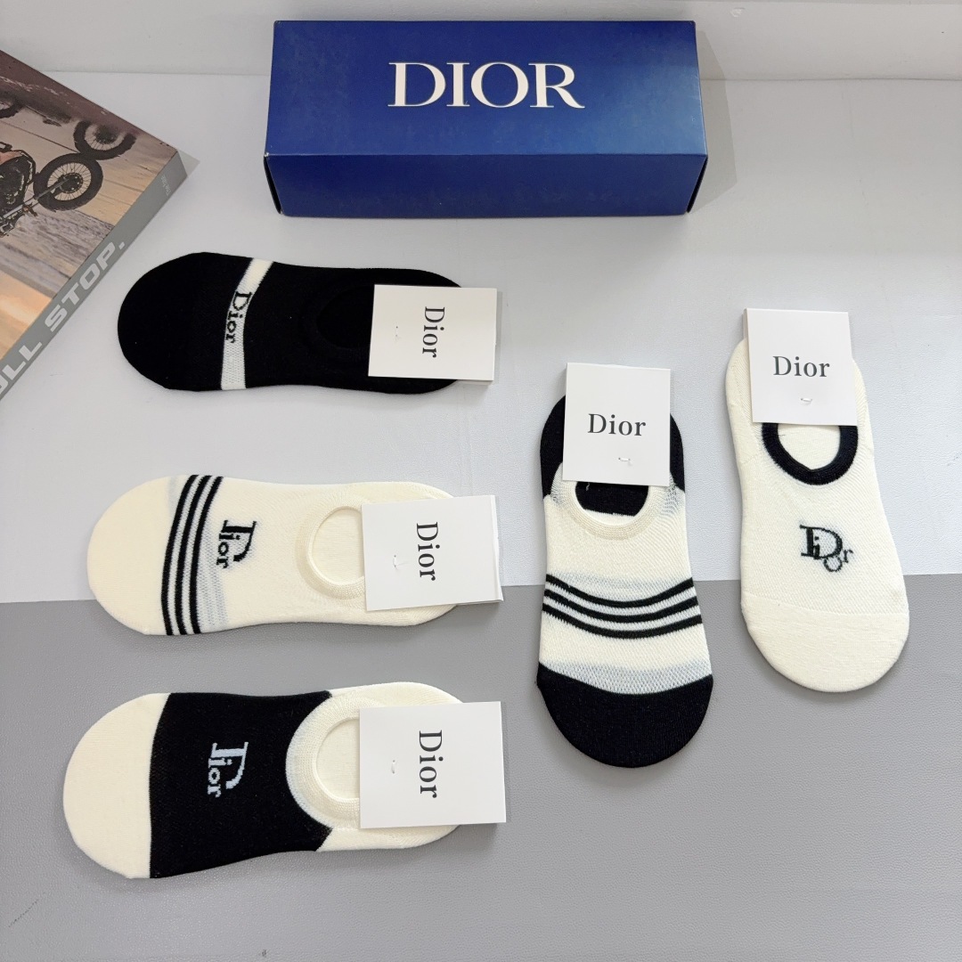 配包装（一盒5双） 
Dior 迪奥2025新款船袜 竹棉面料，经典logo搭配💛大牌出街，潮人必备