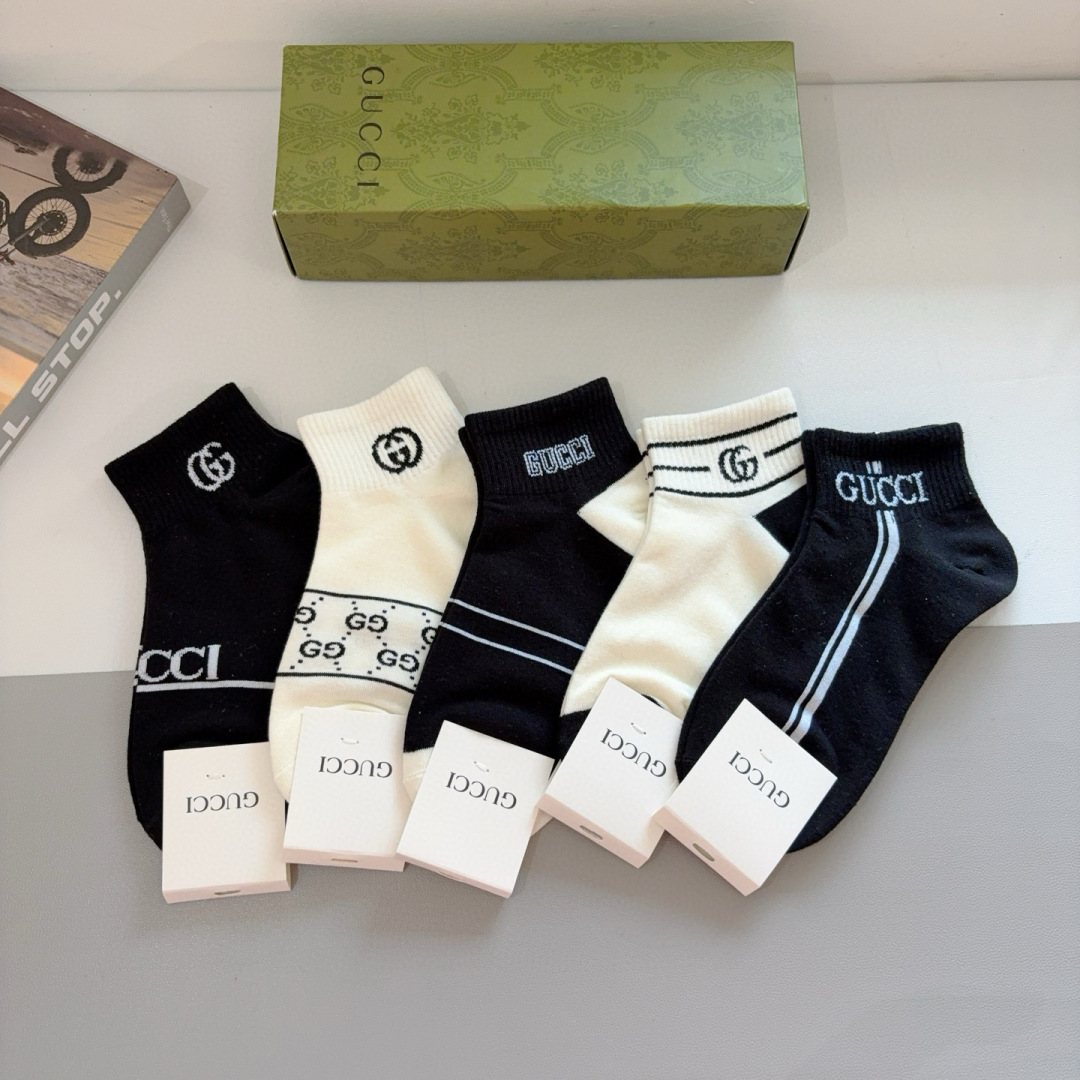 配包装（一盒5双）
Gucci 古奇新款袜子 纯棉材制 经典GG图案logo，专柜同步袜子❗️大牌出街，