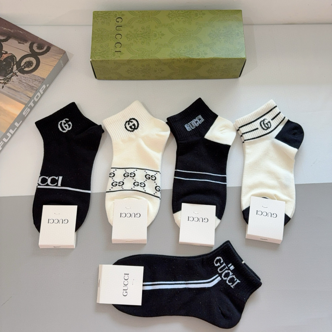 配包装（一盒5双）
Gucci 古奇新款袜子 纯棉材制 经典GG图案logo，专柜同步袜子❗️大牌出街，