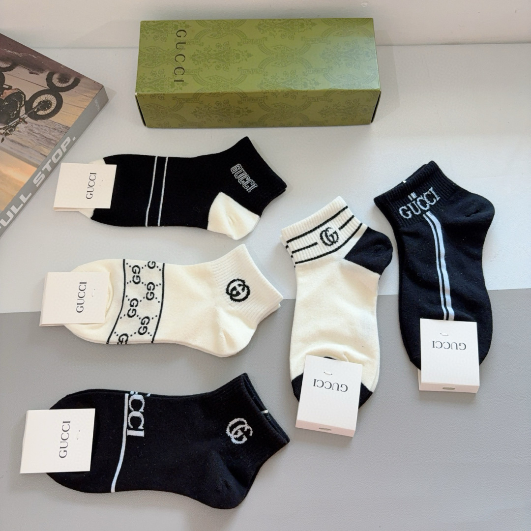 配包装（一盒5双）
Gucci 古奇新款袜子 纯棉材制 经典GG图案logo，专柜同步袜子❗️大牌出街，