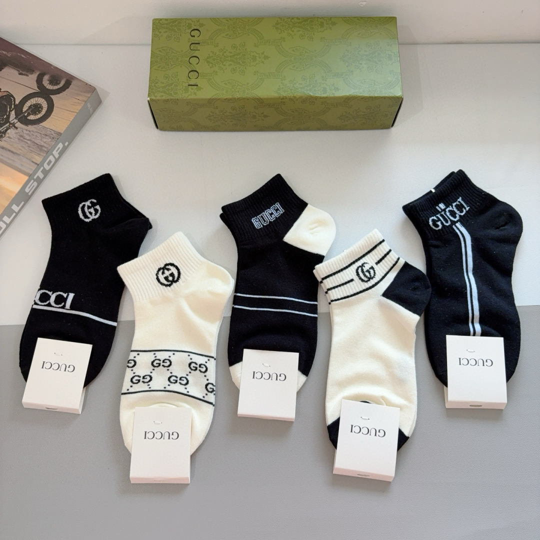 配包装（一盒5双）
Gucci 古奇新款袜子 纯棉材制 经典GG图案logo，专柜同步袜子❗️大牌出街，