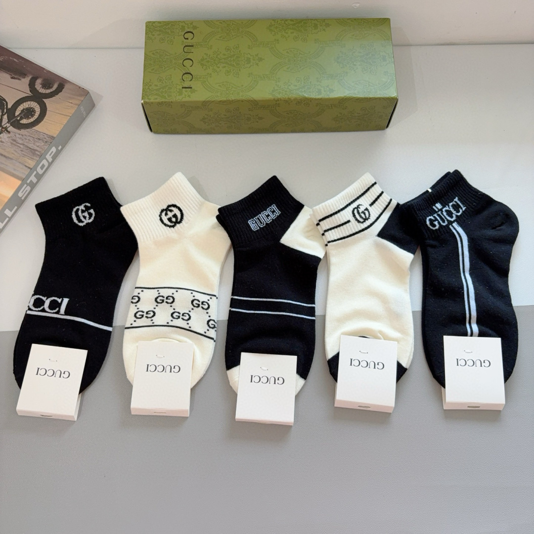 配包装（一盒5双）
Gucci 古奇新款袜子 纯棉材制 经典GG图案logo，专柜同步袜子❗️大牌出街，