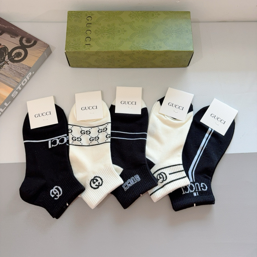 配包装（一盒5双）
Gucci 古奇新款袜子 纯棉材制 经典GG图案logo，专柜同步袜子❗️大牌出街，