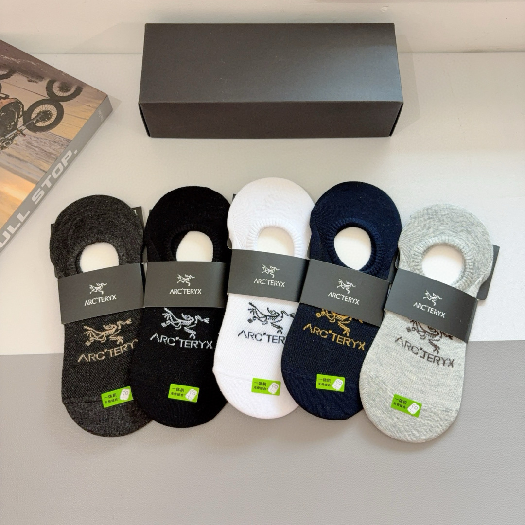 配包装（一盒5双）
ARC·TERYX（始祖鸟）2025春款新品火爆船袜❗️纯棉面料 经典的图案logo