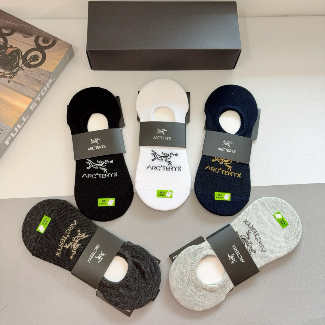 配包装（一盒5双）
ARC·TERYX（始祖鸟）2025春款新品火爆船袜❗️纯棉面料 经典的图案logo