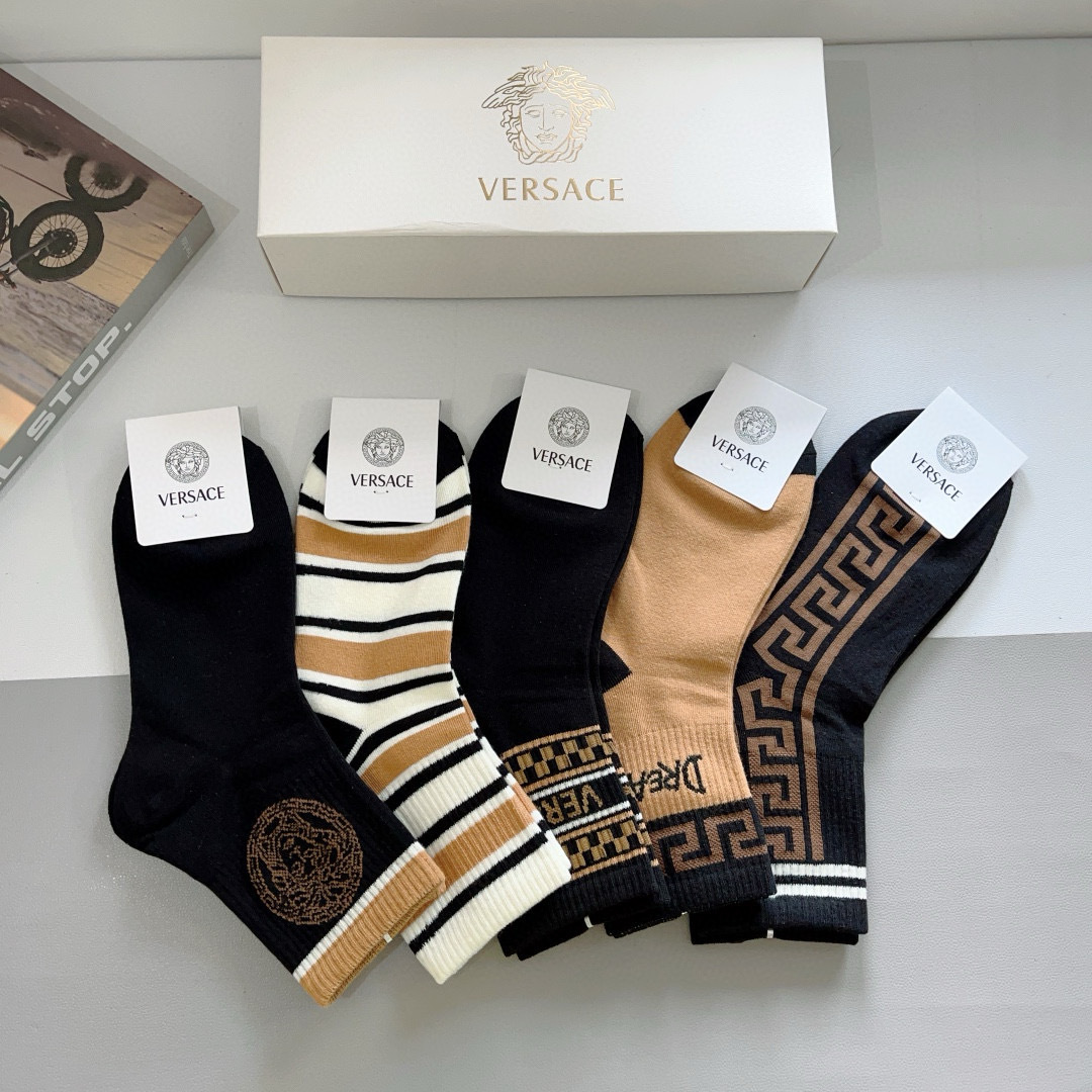 配包装【一盒五双】
VERSACE范思哲 欧美大牌中筒袜。🌟潮人必不能少的专柜代购品质纯棉袜子 ，超级百