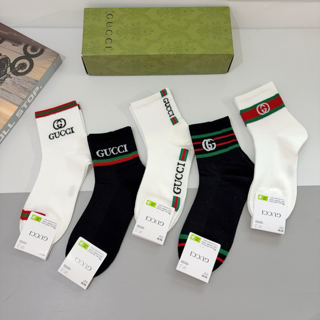 配包装（一盒5双）
GUCCI 古奇2025新款袜子！纯棉面料，火爆图案，专柜同步中筒袜子，大牌出街，潮