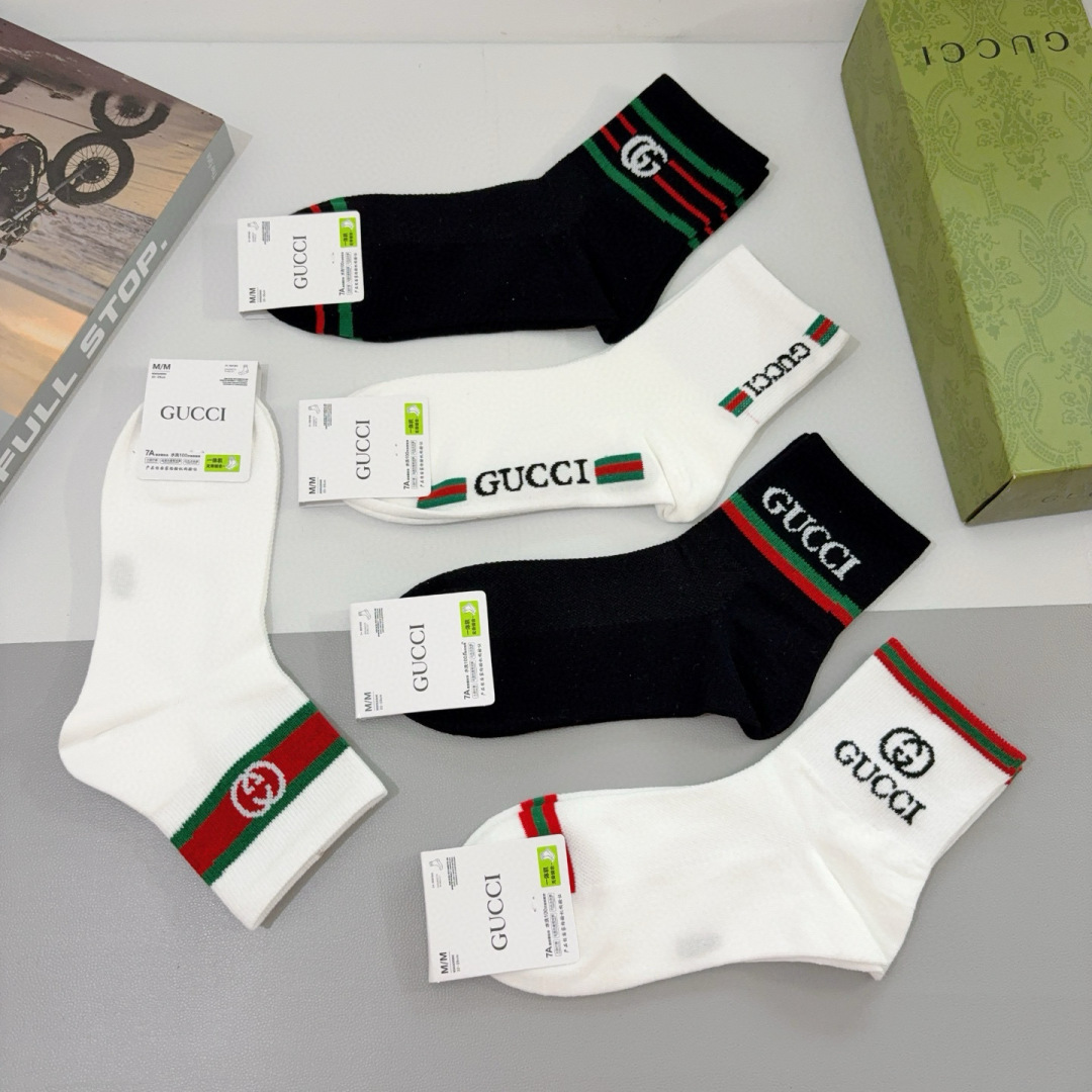 配包装（一盒5双）
GUCCI 古奇2025新款袜子！纯棉面料，火爆图案，专柜同步中筒袜子，大牌出街，潮