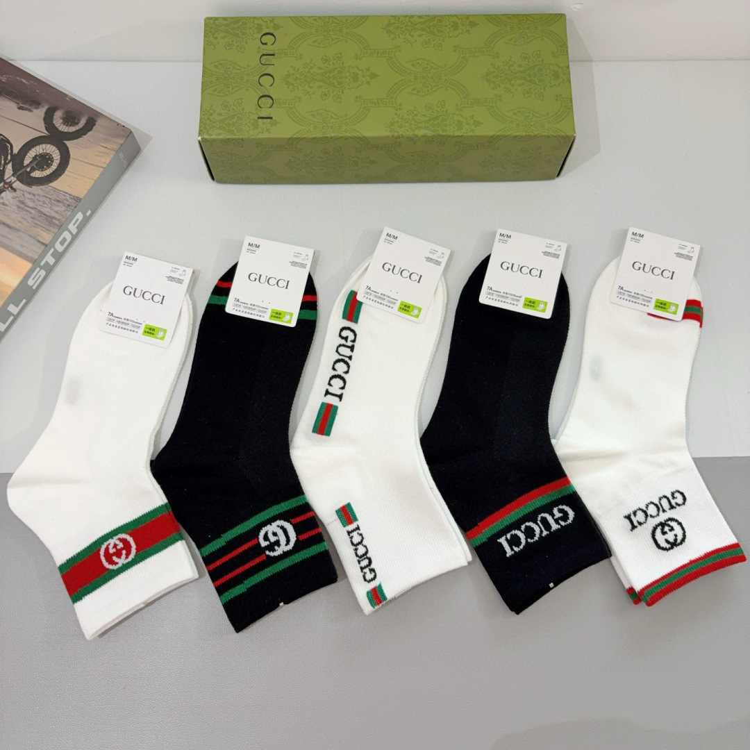 配包装（一盒5双）
GUCCI 古奇2025新款袜子！纯棉面料，火爆图案，专柜同步中筒袜子，大牌出街，潮