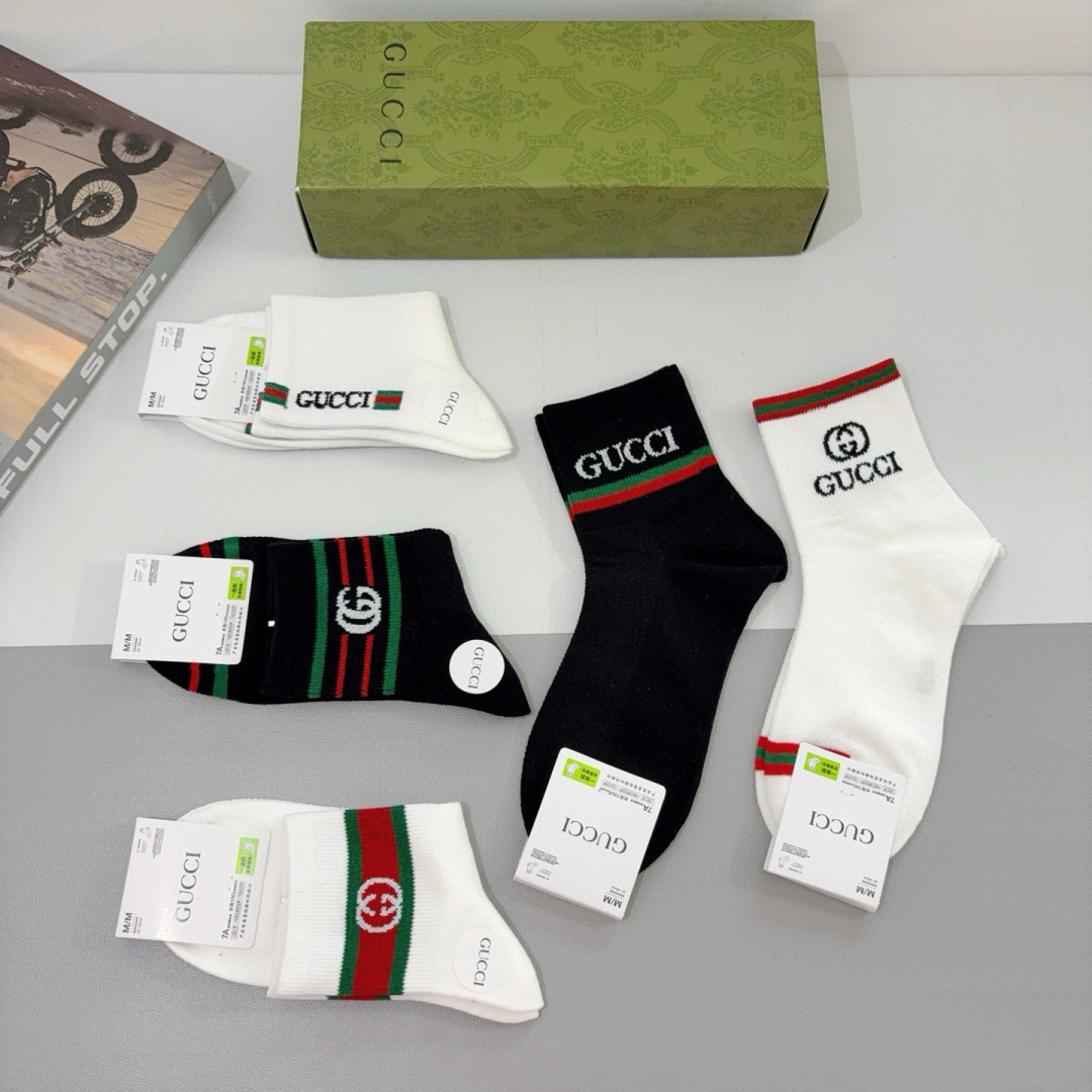 配包装（一盒5双）
GUCCI 古奇2025新款袜子！纯棉面料，火爆图案，专柜同步中筒袜子，大牌出街，潮